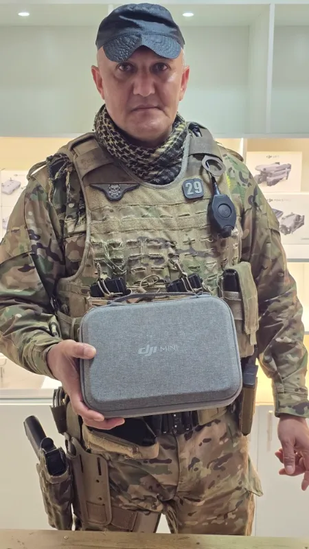Cliente com o case do DJI Mini